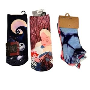 5 NWT Disney and Tie-Dye Socks Nightmare Before Christmas, Alice In Wonderland